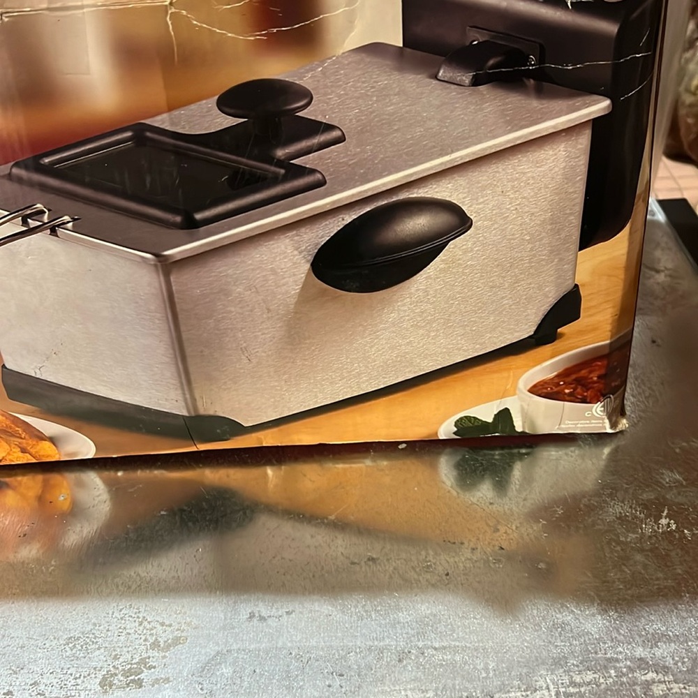 NEW DURABRAND STAINLESS STEEL DEEP FRYER !